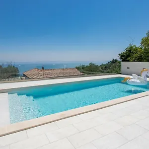 Marta , Opatija Kroatien